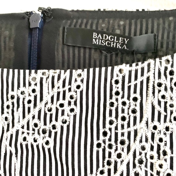 NWT BADGLEY MISCHKA Ruffled Bell Sleeve Top - Picture 2 of 6